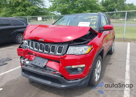 2018 Jeep Compass Latitude 4X4 из США, поврежденный, VIN 3C4NJDBB7JT223360